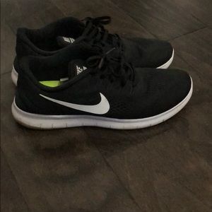 Men’s Nike free run size 10